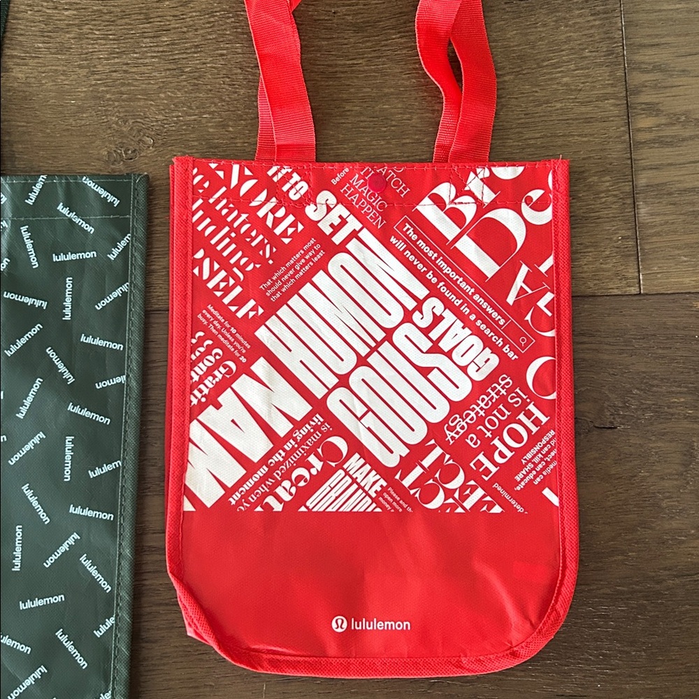 Lululemon Reusable Bag- Set of 3 White, Green, Red - Picture 6 of 7